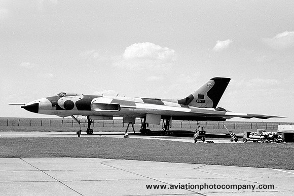 RAF 230 OCU Avro Vulcan B.2 XL318 (1974)