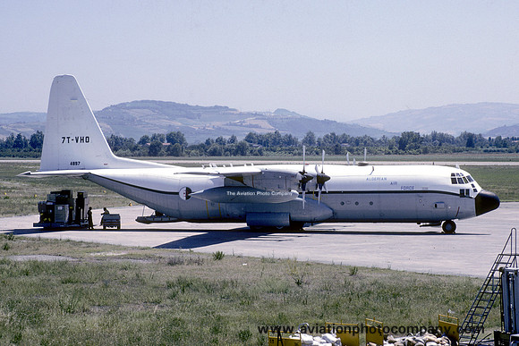 Algerian Air Force Lockheed C-130H-30 Hercules 7T-VHO (1987)
