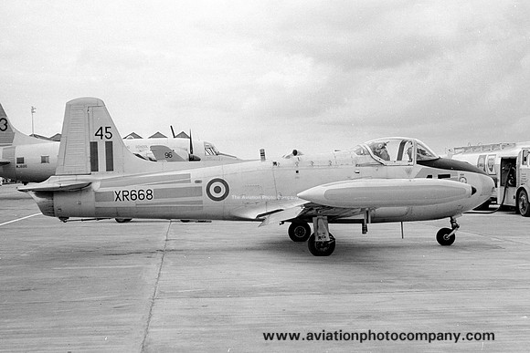 RAF 1 FTS Hunting Jet Provost T.4 XR668/45 (1966)