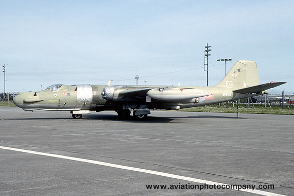 RAF 360 Squadron English Electric Canberra T.17A WH646/EG (1994)