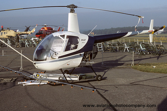 Robinson R-22 at the Farnborough Air Show (1984)