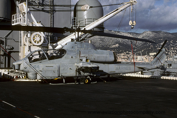 US Marines HMM-162 Bell AH-1W Cobra 160107/YS-44 on board USS Boxer (2001)