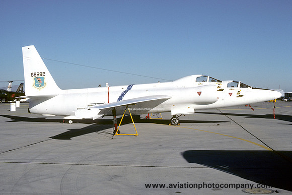 USAF 9 SRW Lockheed TU-2C 56-6692 (1976)