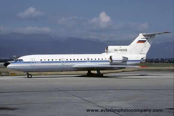 Yak Service Yak-42D RA-42429 (2000)
