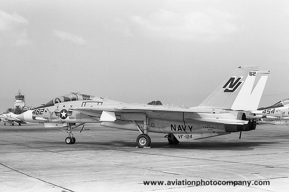 US Navy VF-124 Grumman F-14A Tomcat 159458/NJ-462 (1975)