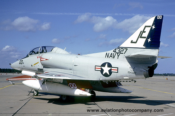 US Navy VC-2 Douglas TA-4J 154327/JE-00 (1978)