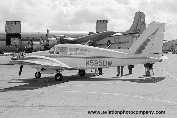 Dorado Wings Piper PA-23-250 Aztec C N525DW (1971)