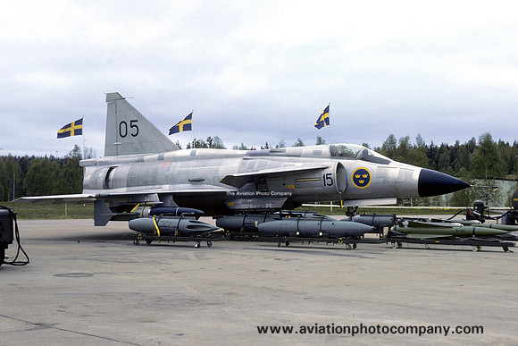Swedish Air Force F15 SAAB Viggen AJ-37 37005/05 (1975)