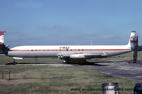 Dan Air De Havilland Comet 4C G-BEEZ at Lasham (1977)