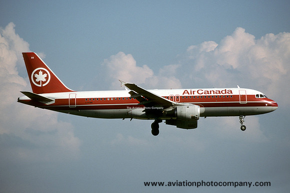 Air Canada Airbus A320 C-FFWN (1993)
