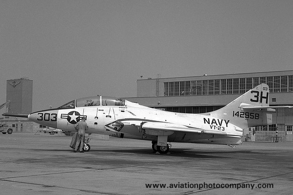US Navy VT-23 Grumman TF-9J Cougar 142958/3H-303 (1965)