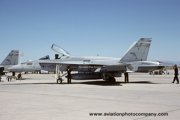 US Navy VFA-203 McDonnell Douglas F/A-18A Hornet 161926/AF-300 (1991)
