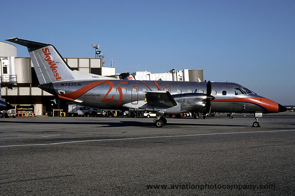 Skywest Embraer Brasilia N393SW (1998)