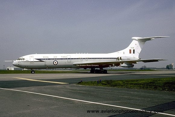 RAF 10 Squadron Vickers VC-10 C.1K XV106 at RAF Brize Norton (2000)