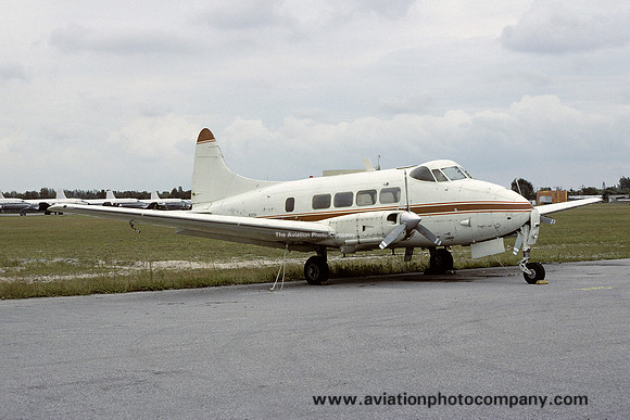 De Havilland DH.104 Riley Dove 2 N9925A (1980)