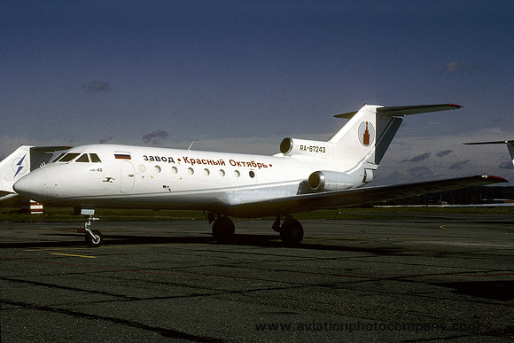Yak Service Yakolev Yak-40 RA-87243 (1998)