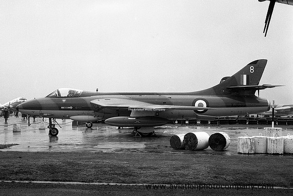 RAF 229 OCU Hawker Hunter F.6 XJ639/8