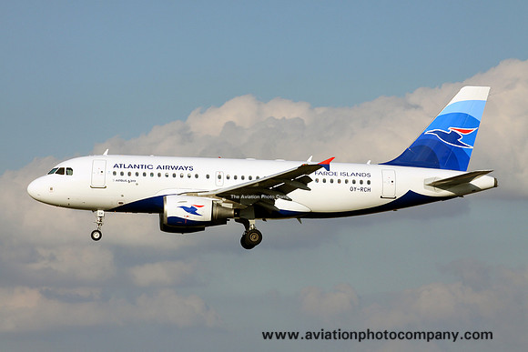 Atlantic Airways Airbus A319-100 OY-RCH at Birmingham (2013)