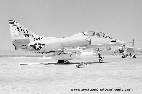 US Navy VA-195 Douglas TA-4F Skyhawk 153678/NH-414 (1970)