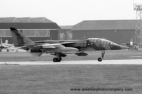 RAF 226 OCU SEPECAT Jaguar T.2 XX834/U (1976)