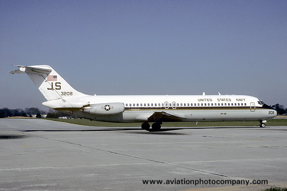 US Navy VR-46 Douglas C-9B Skytrain 163208/JS (1985)