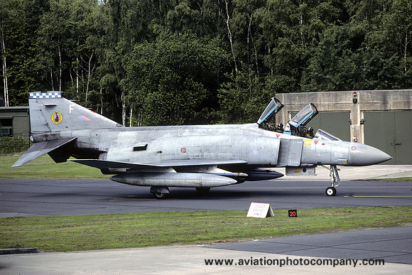 RAF 19 Squadron McDonnell F-4M Phantom FGR.2 XV400/F at RAF Wildenrath (1984)