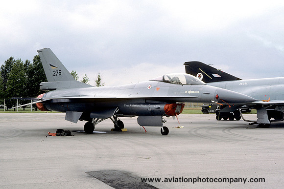 Norwegian Air Force 332 Skv GD F-16A Fighting Falcon 275 at IAT Fairford (1987)