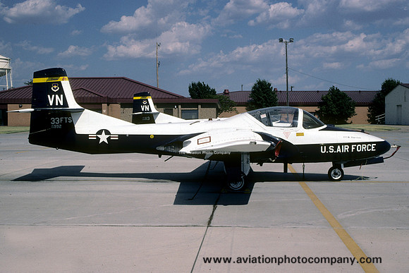 USAF 71 FTW 33 FTS Cessna T-37B Tweet 68-7992/VN (2000)