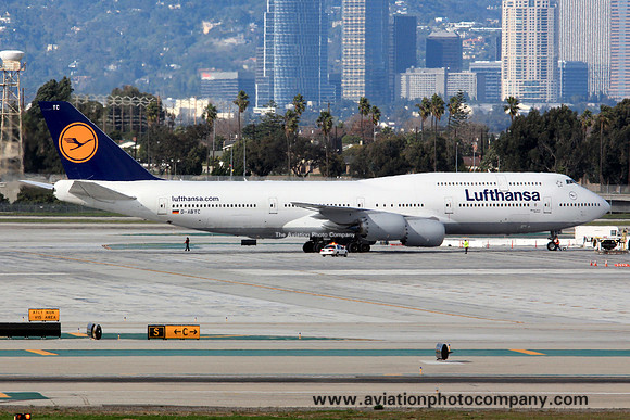 Lufthansa Boeing 747-8 D-ABYC at Los Angeles IAP (2013)