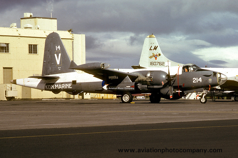 P2 Lockheed Crew The Aviation Photo Company | P-2 Neptune (Lockheed)