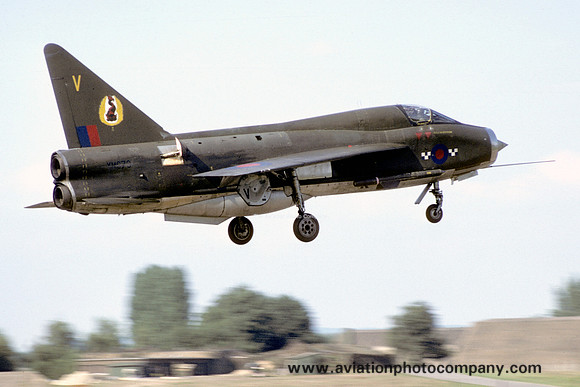RAF 19 Squadron English Electric Lightning T.4 XM973/V (1976)