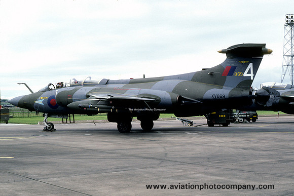 RAF 208 Squadron Blackburn Buccaneer S.2 XV869/4 (1981)