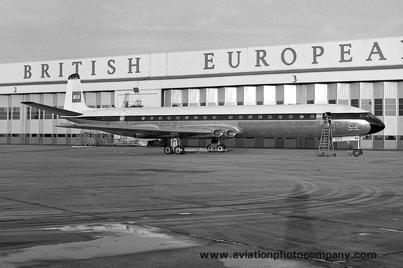 British European Airways De Havilland Comet 4B G-APMD at London Heathrow