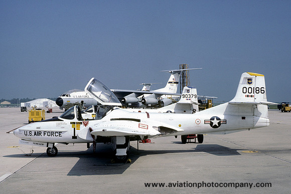 USAF Cessna T-37B Tweet 60-0186 (1980)