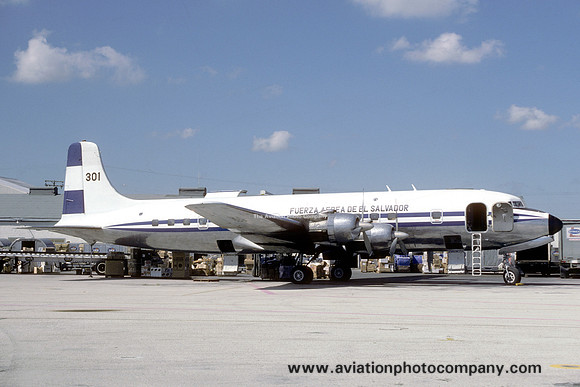 El Salvador Air Force Douglas DC-6 301 (1989)