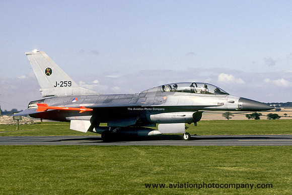 Dutch Air Force 323 Squadron GD F-16B Fighting Falcon J-259 (1987)