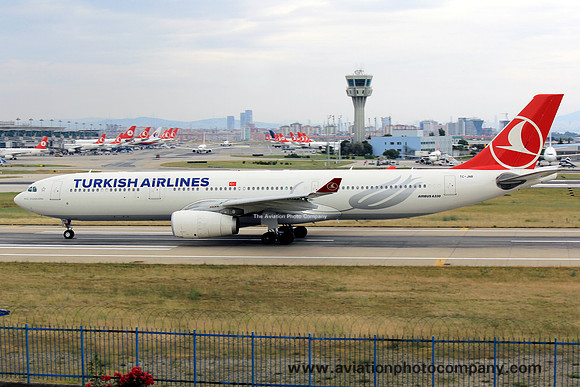 Turkish Airlines Airbus A330-300 TC-JNR at Istanbul Attaturk (2014)