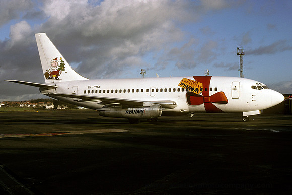 Ryanair Boeing 737-200 EI-COA in Christmas colour scheme (1998)