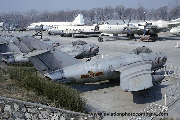 PLAAF Shenyang J-5 31685 displayed at the China Aviation Museum Datangshan (1997)