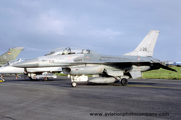 Dutch Air Force 322 Squadron General Dynamics F-16B Fighting Falcon J-261 (1987)