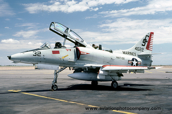 US Marines VMAT-102 Douglas TA-4F Skyhawk 154622/SC-32 (1980)