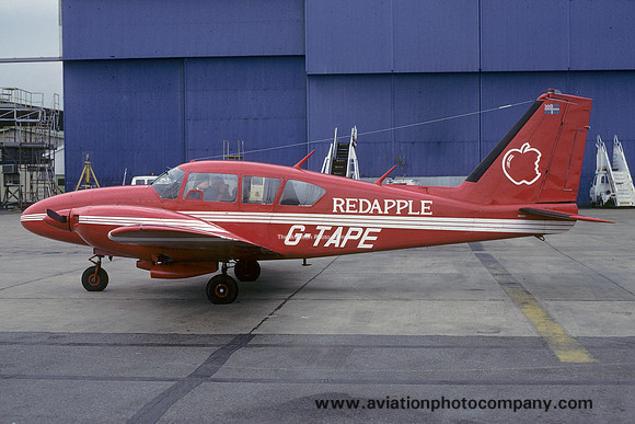 Red Apple Piper PA-23-250 Aztec D G-TAPE (1985)