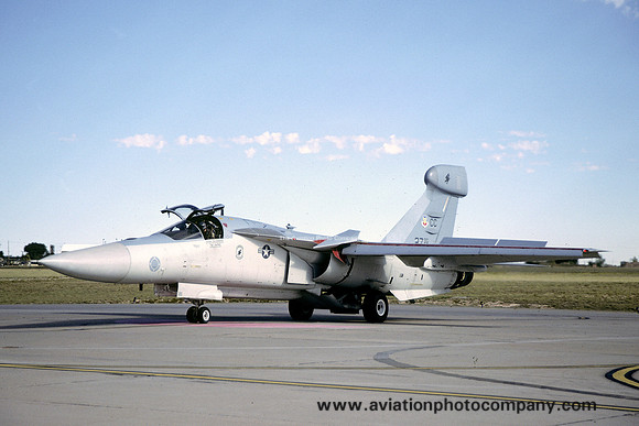 USAF 27 FW General Dynamics EF-111A Raven 66-0055/CC (1997)