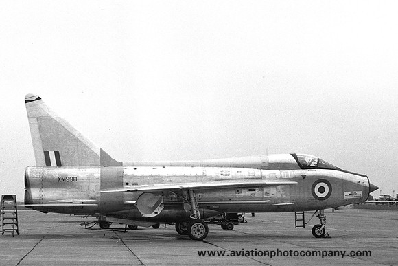 RAF 226 OCU English Electric Lightning T.4 XM990 (1963)