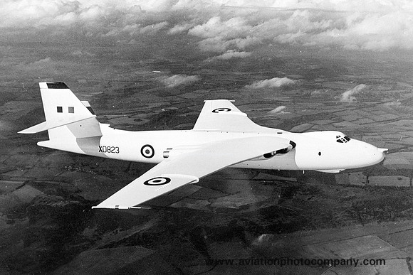 RAF Vickers Valiant B(K).1 XD823 Air to Air