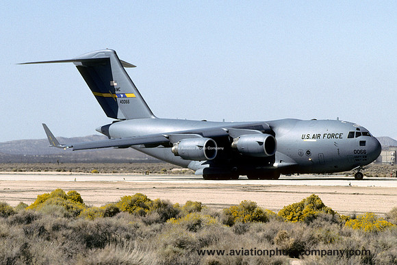 USAF 437/315 AW McDonnell Douglas C-17A 94-006 at Edwards AFB (2000)