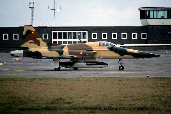 Moroccan Air Force Northrop F-5E 91925 on delivery through Prestwick (1983)