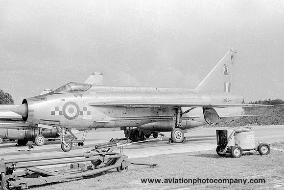 RAF 19 Squadron English Electric Lightning F.2 XN794/W (1970)