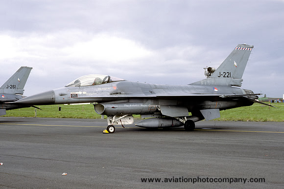 Dutch Air Force 322 Squadron General Dynamics F-16A Fighting Falcon J-221 (1987)