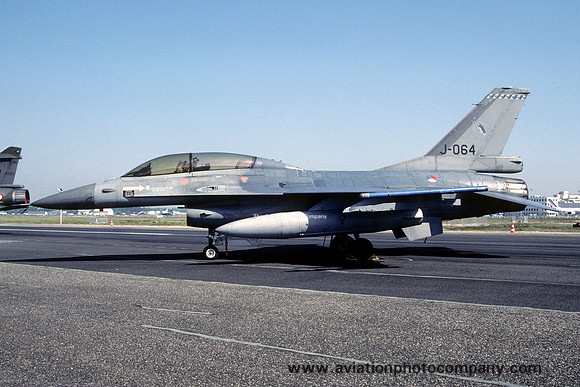 Dutch Air Force 322 Squadron GD F-16BM Fighting Falcon J-064 (2001)